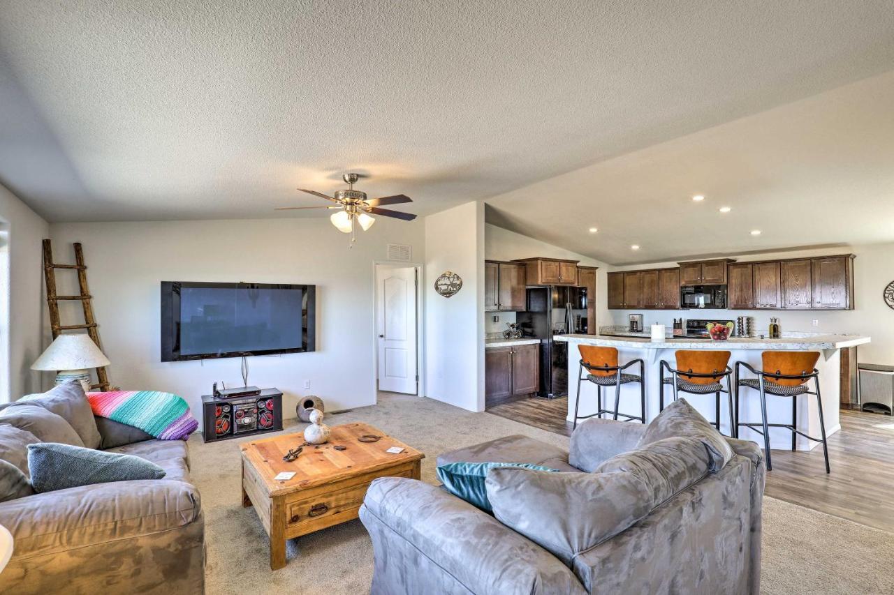 Desert Escape Off I-10 With Over 1 Enclosed Acre! Mescal Bagian luar foto