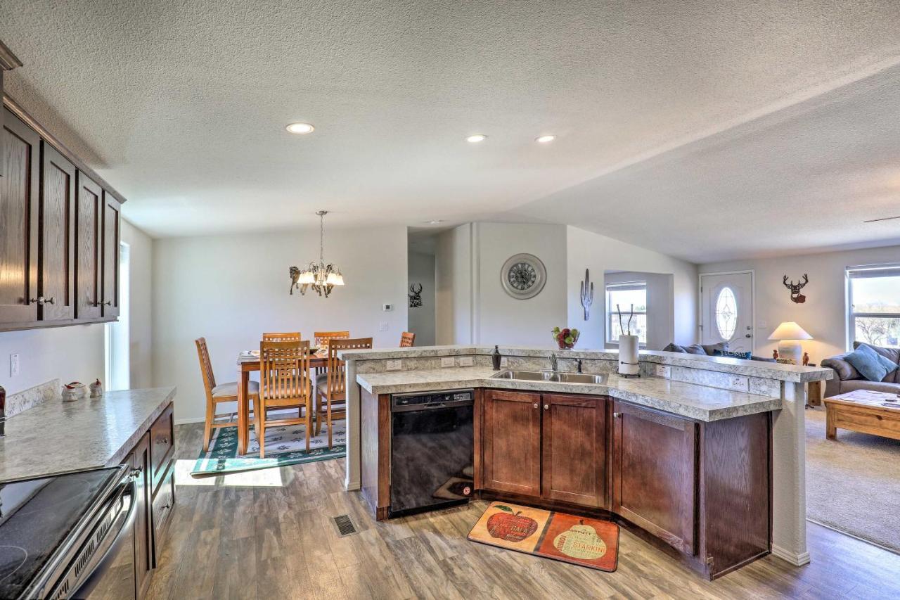 Desert Escape Off I-10 With Over 1 Enclosed Acre! Mescal Bagian luar foto